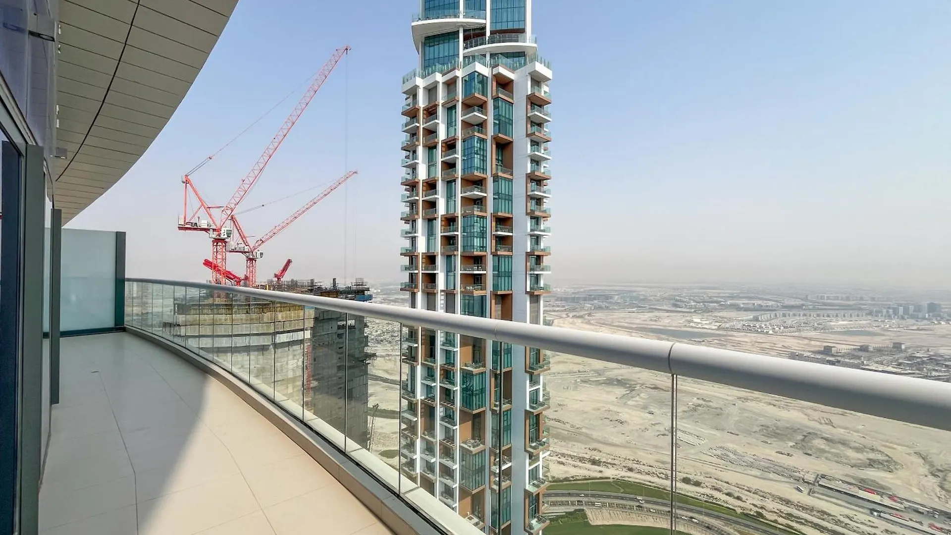 Manzil - 1Br Apartment In Paramount With Top-Floor Luxury Living Dubaï